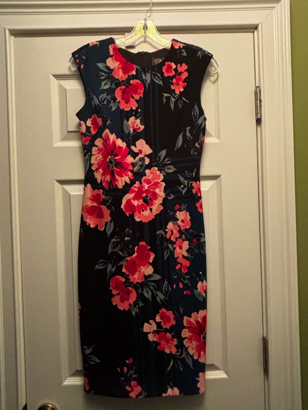 Vince Camuto Size 2 Floral Sheath Dress in Navy with Pink Blooms EUC